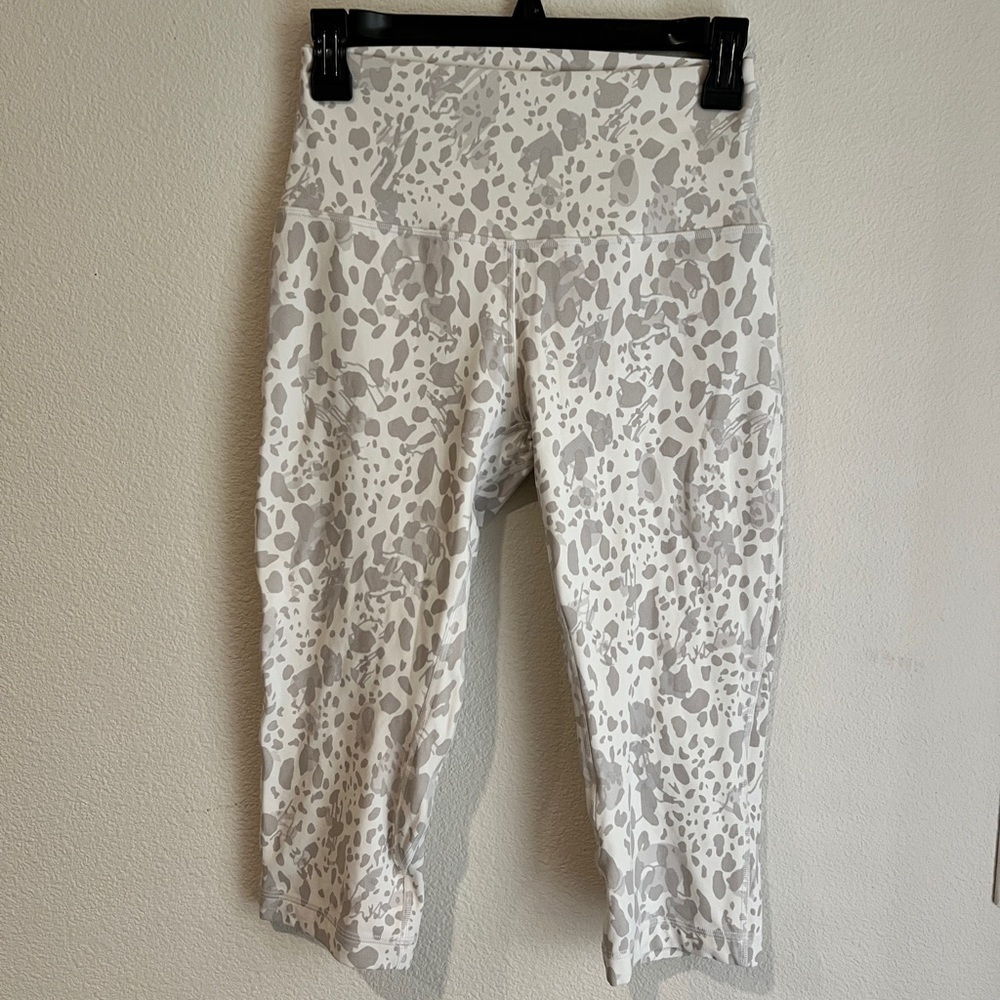 Lululemon Align High-Rise Pant 17” | Size 8 | Cheetah Camo Antique White